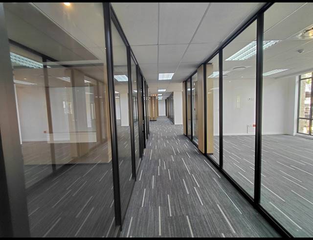 751M² OFFICE TO LET IN BRYANSTON